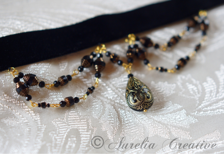 Schwarzes Collier 