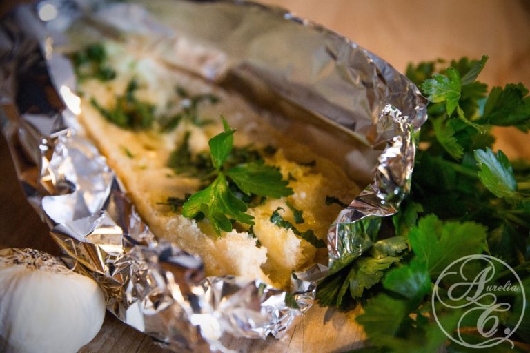 Rezept: Selbstgemachtes Knoblauchbaguette
