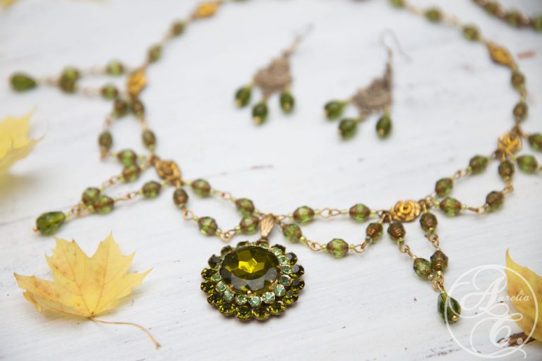 Larp Schmuck | Grünes Strass-Collier