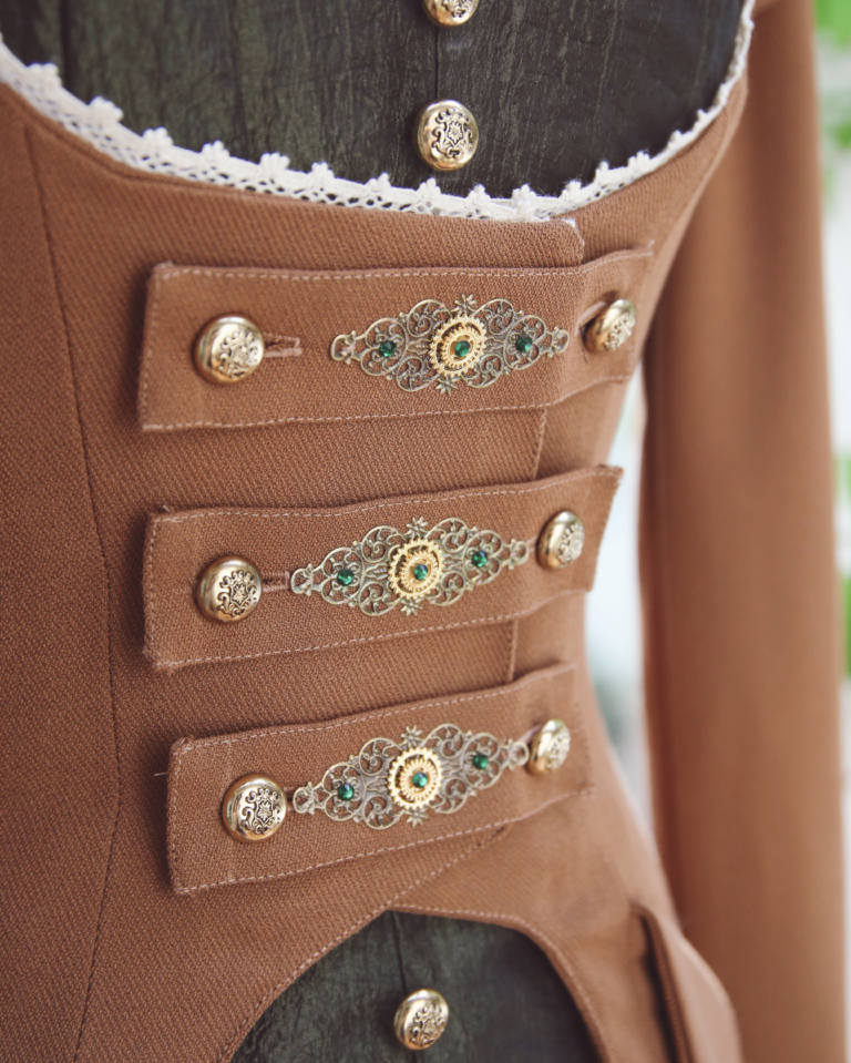 Mein Steampunk Kostüm – Zwischen Zahnrädern und Taft