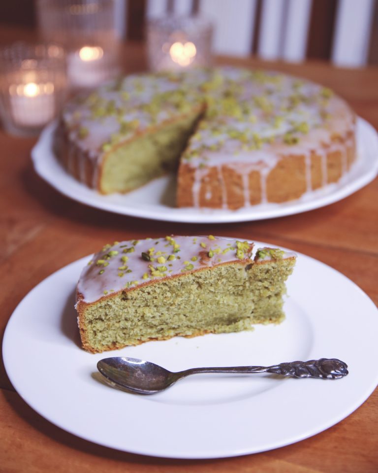 Avocado-Pistazien-Matcha-Kuchen